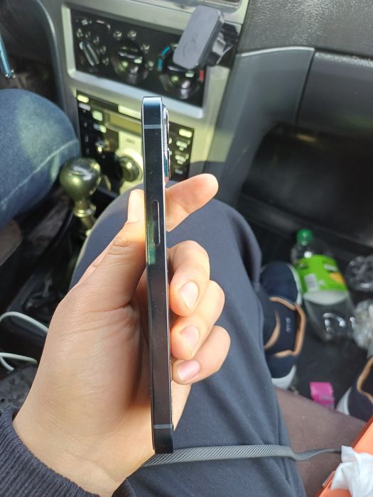 Айфон 13 идеальном состоянии