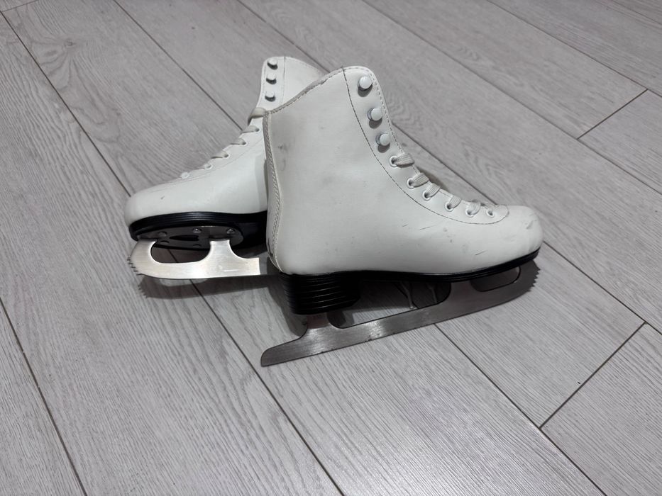 Коньки и тюбинги б/у продам