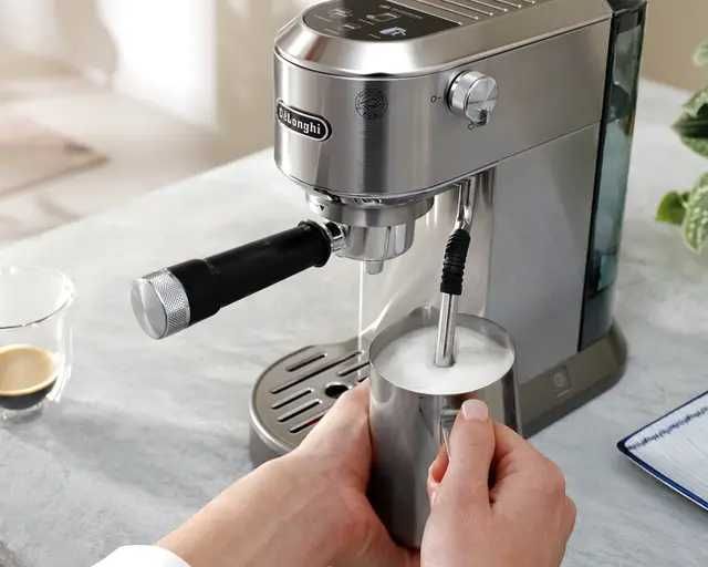 Кофеварка DeLonghi EC890.M Dedica Duo Рожковая