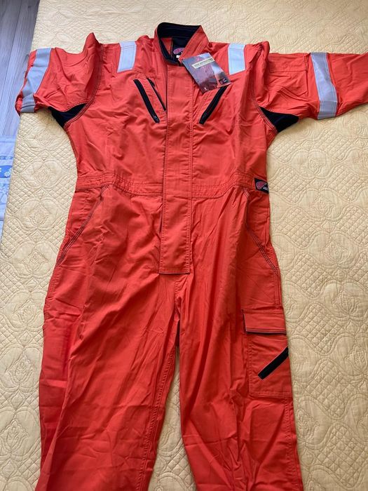 Продаётся летний комбинезон.