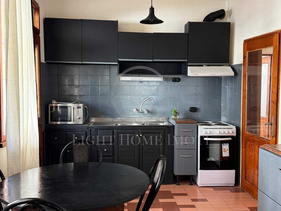 Продава се Тристаен апартамент в Пловдив, Кючук Париж - 178 кв.м за 1096 €/кв.м - Снимка #3