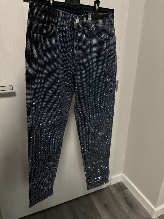 Дамски дънки с камъни