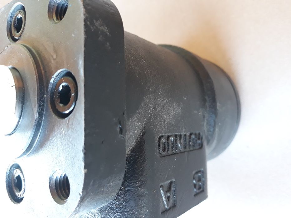 POMP YTON hidraulice de directie RABA . SAVIEM