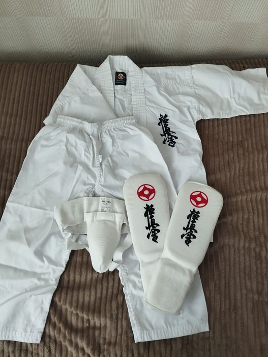 Продам Кимоно  в отличном состоянии