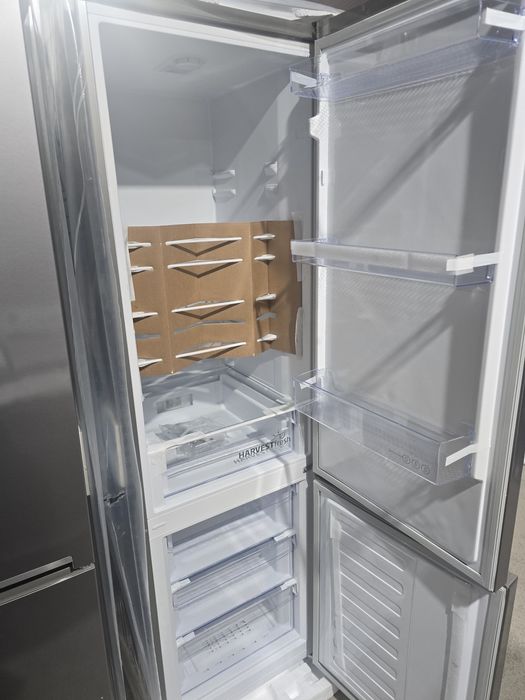 Нов хладилник с фризер BEKO RCSA406K60XBN 203 см 386 л