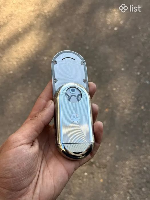 Motorola aura r1
