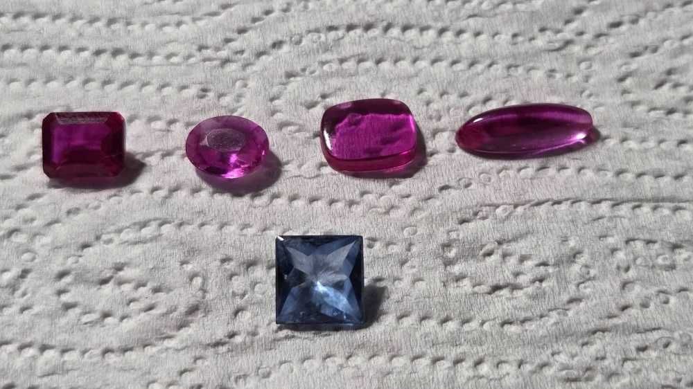 Lot vintage de 4 rubine si un topaz