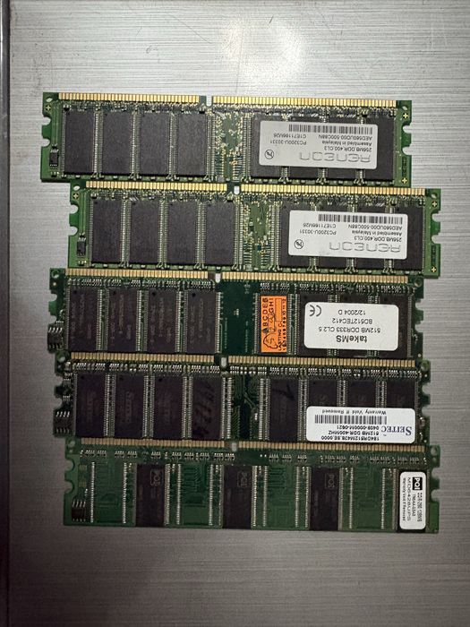 RAM DDR1  functionale  400 / 333 / 266 MHz – 1,75 GB – 5 module