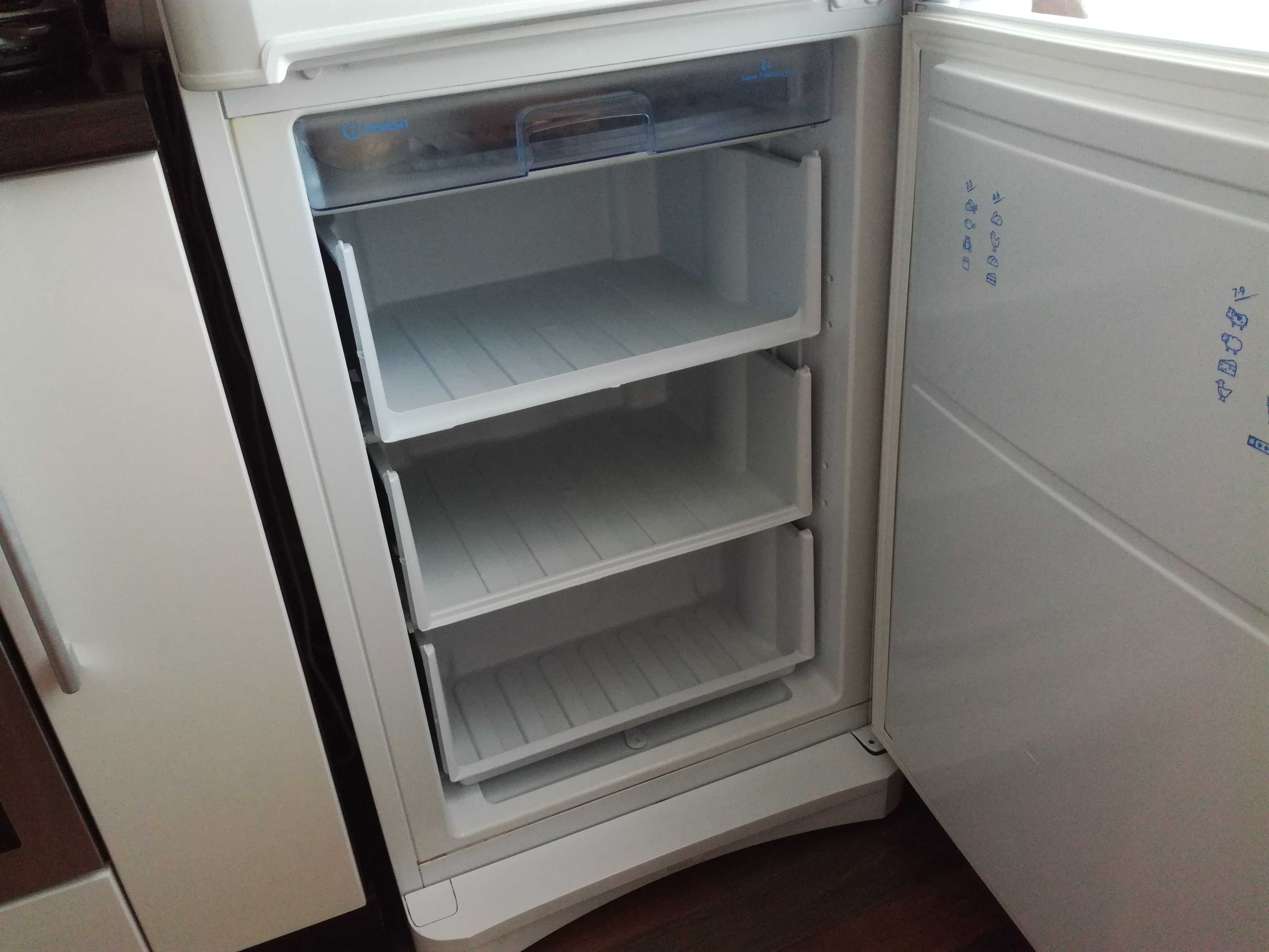 Холодильник индезит бу