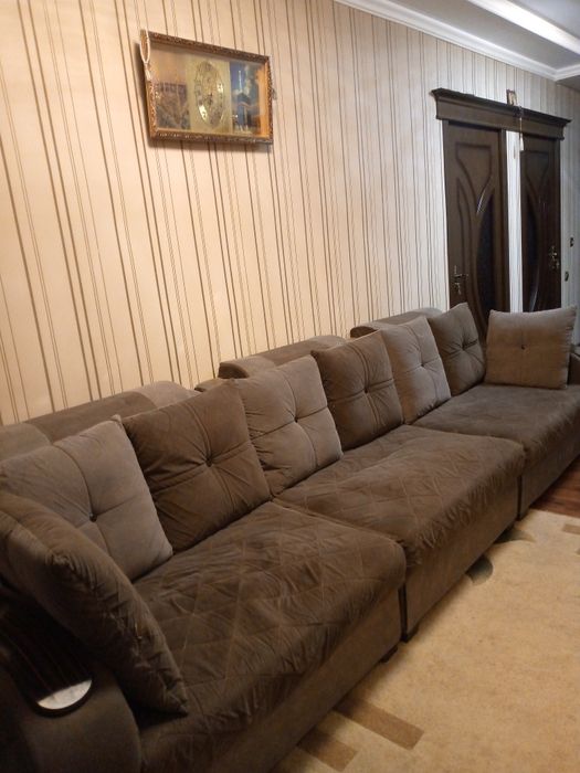 Диван 3 М разделён на 3 часть саостаяния средний