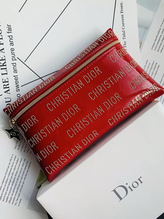 В наличии! Косметички Dior