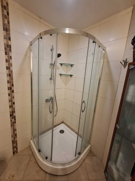 Душ кабина KOLO - алуминии и стъкло