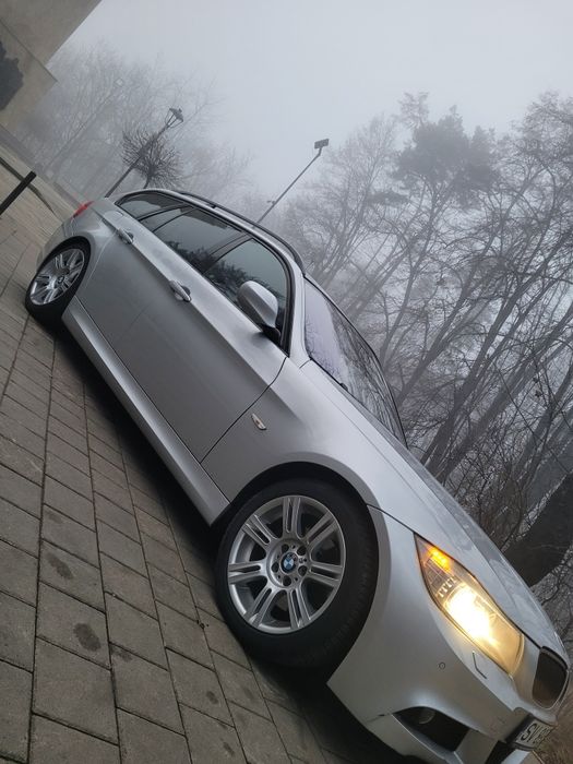 Vând BMW e 90  an 2010