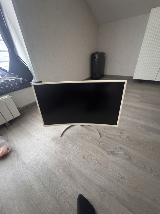 Монитор Philips 328e8q