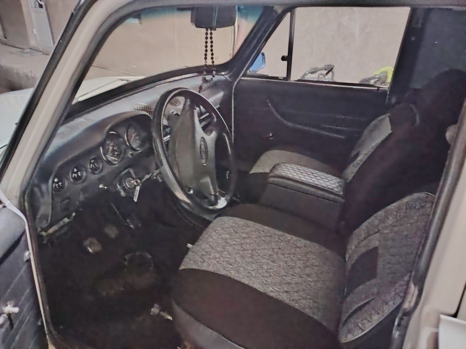 Vaz2106 sotiladi metan gaz bor