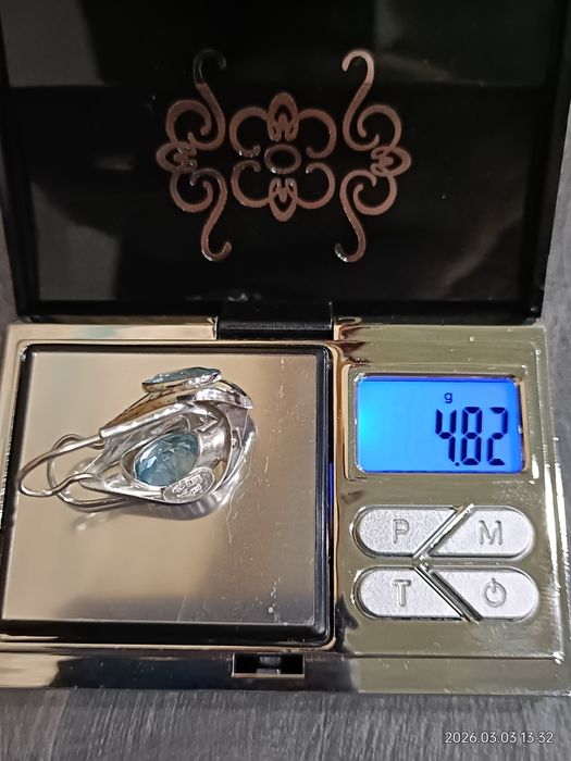 Vind cercei din aur 18kt cu topaz