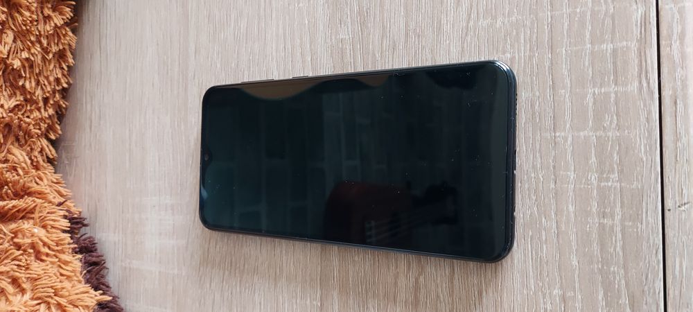 Продам Самсунг а 50 в хорошем состоянии