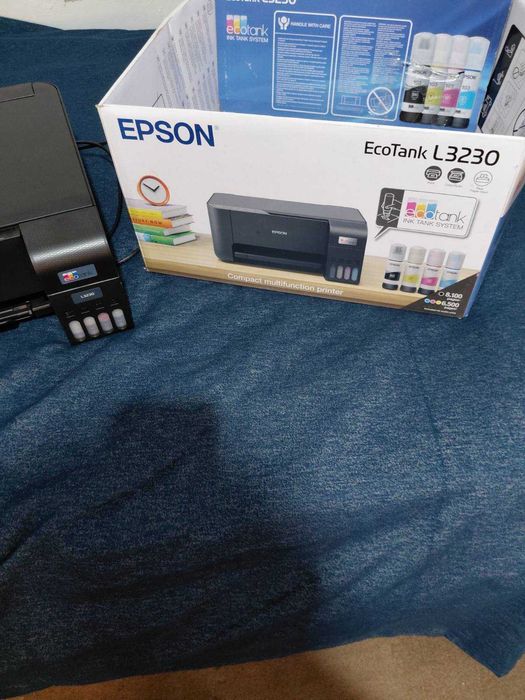 Принтер EPSON с допълнителни бои