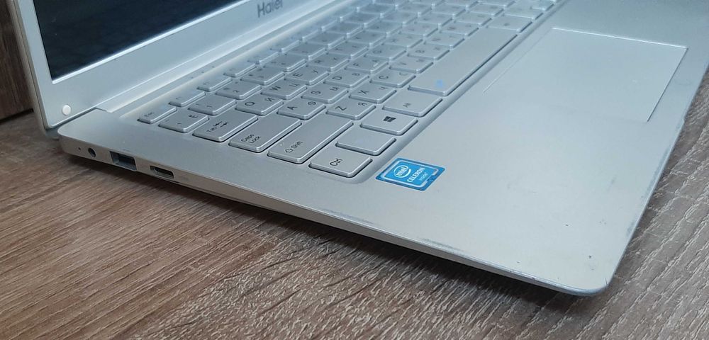 Ноутбук Haier A1400EM