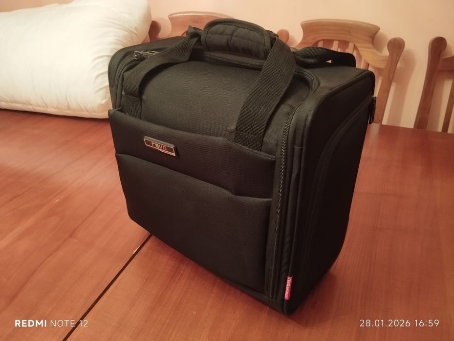 Чемодан,  идеально для ручной клади
