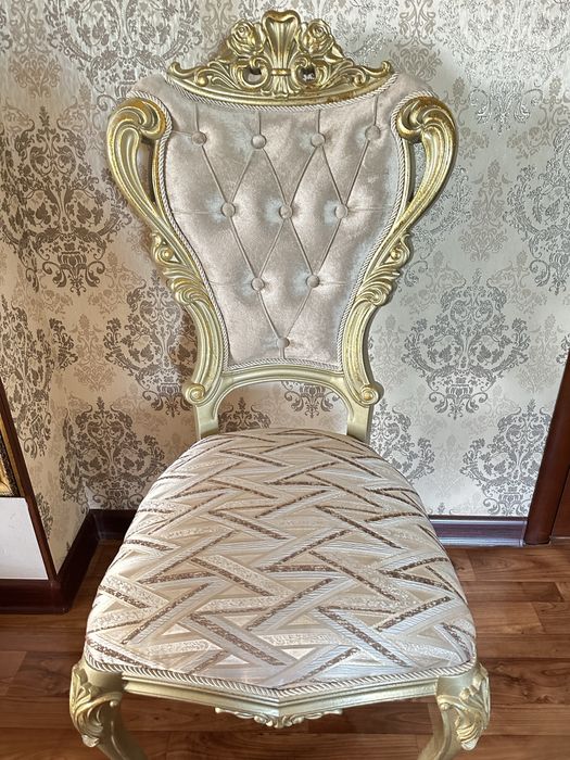 Королевские стулья залға