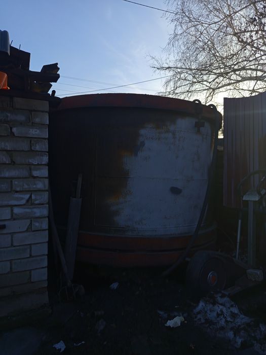 Продам ёмкость  толщина стен 12 мм