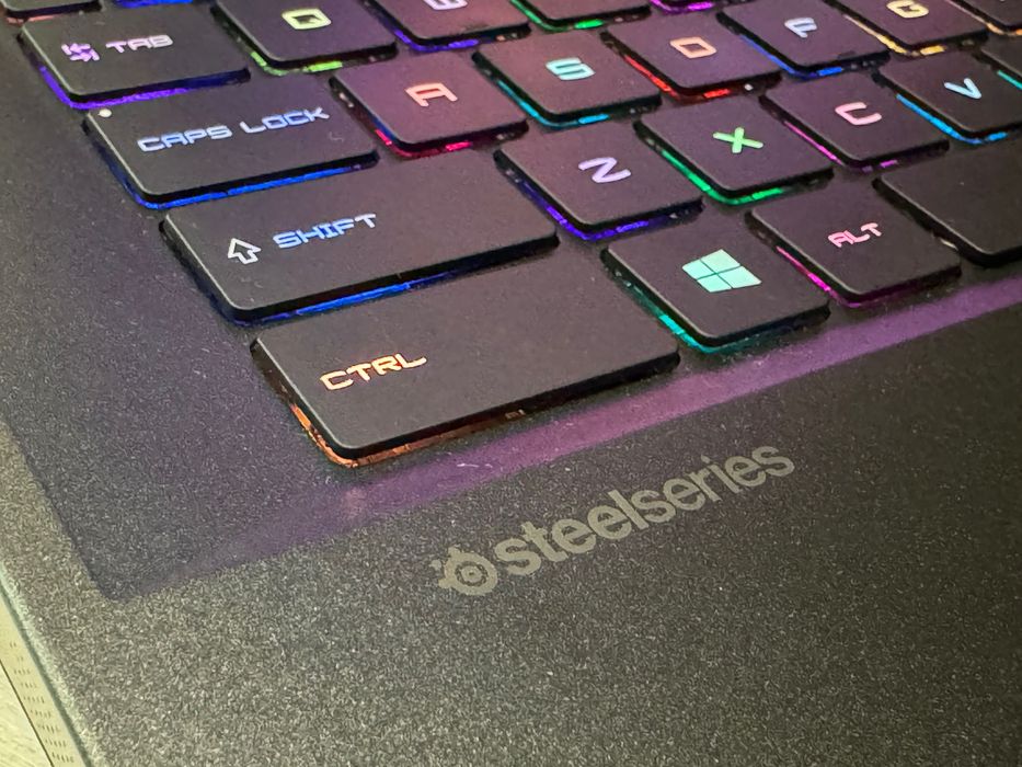 15.6 IPS 144hz/RTX 3070 8GB / i7 / 16GB рам /SSD/ Hi-Res Audio