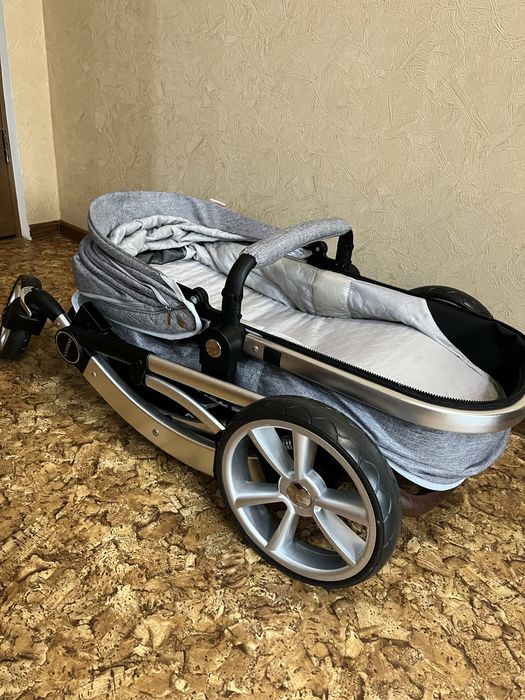 Коляска Lux Mom 2в1