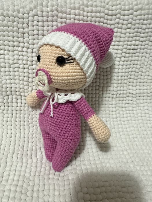 Плетена кукла бебе от памучна прежда
