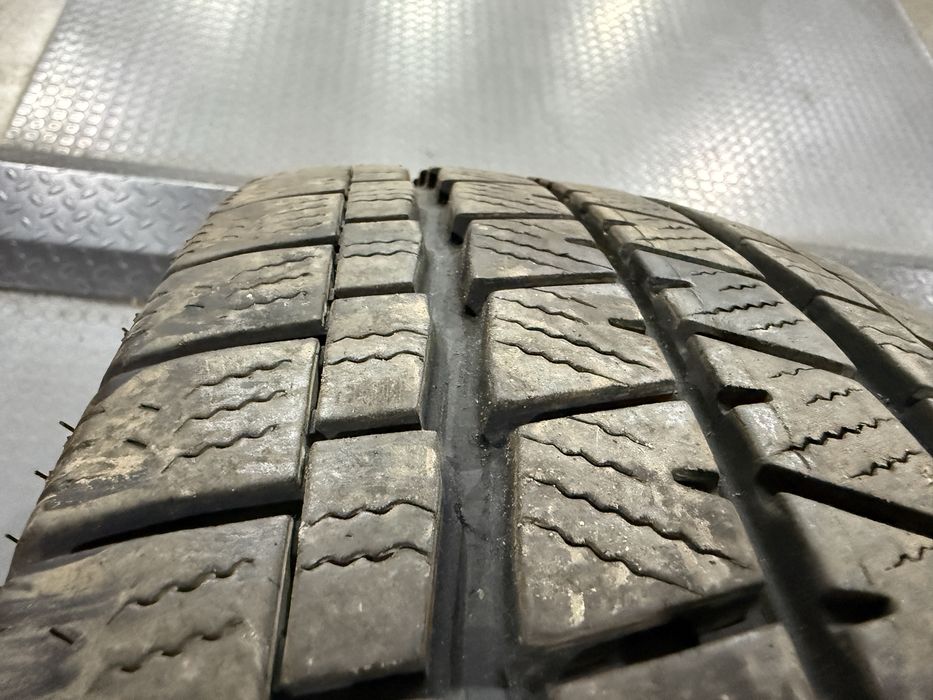 4бр. Товарни Зимни Гуми 215/75R/16C -FALKEN- DOT:2318- 7.4мм+6.3мм