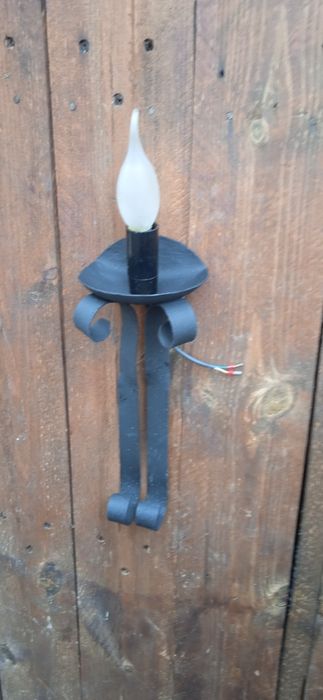 Нов Аплик за стена