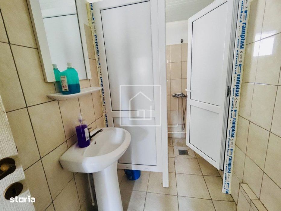 Afacere la cheie: Camin batrani 1143mp, Jacuzzi, Sauna, 0% Comision