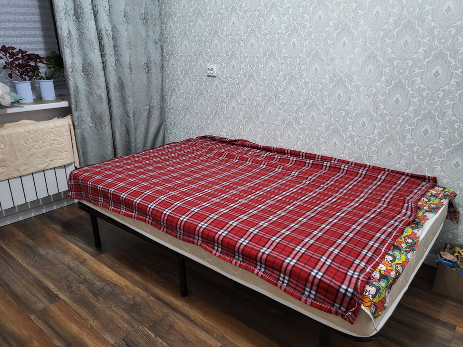 Кровать металлическая