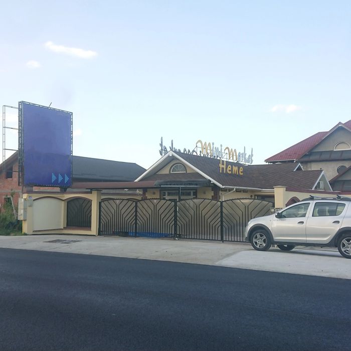 Spațiu comercial 99m²+PANOU Publicitar 12m²+CURTE delimita 100m²