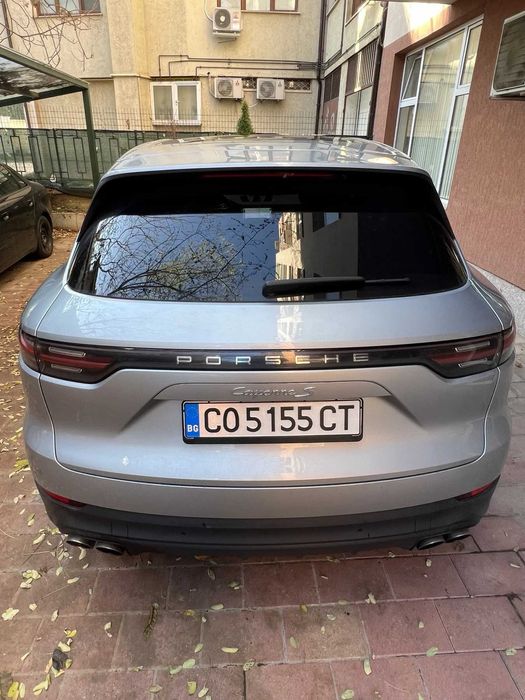 Продавам Porsche Cayenne S - 2022г.