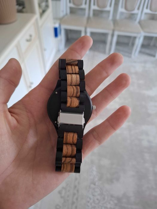 Деревянные часы.