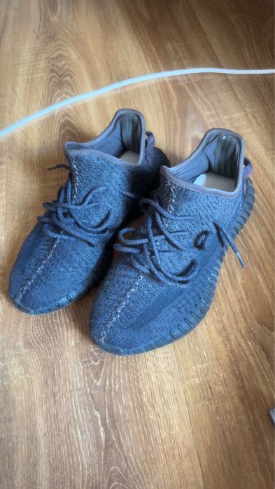 yezzy 350.