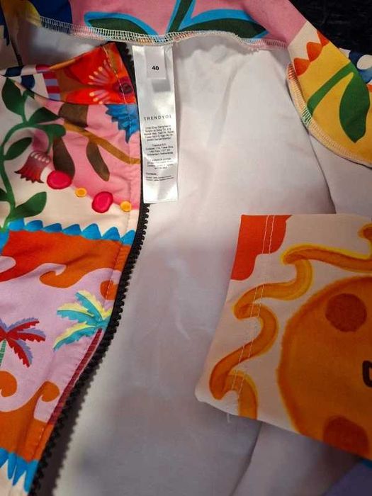 Costum swimsuit cu mâneci lungi si fermoar 40