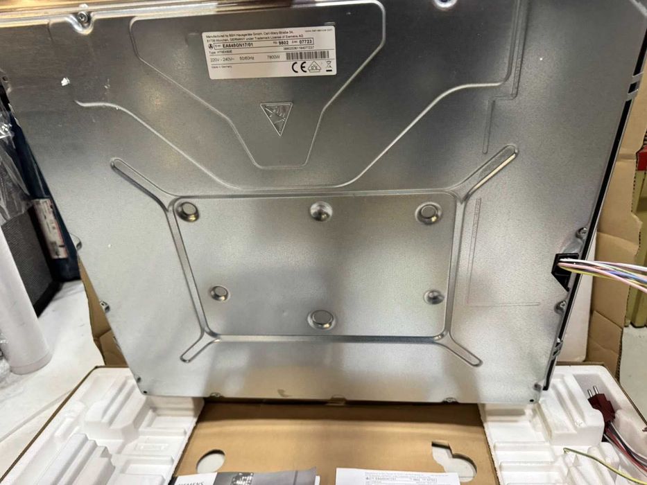 Стъклокерамичен плот Siemens EA645GN17 – нов