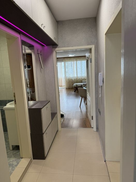 Дава се под наем Двустаен апартамент в Русе, Център - 70 кв.м за 408 € - Снимка #6