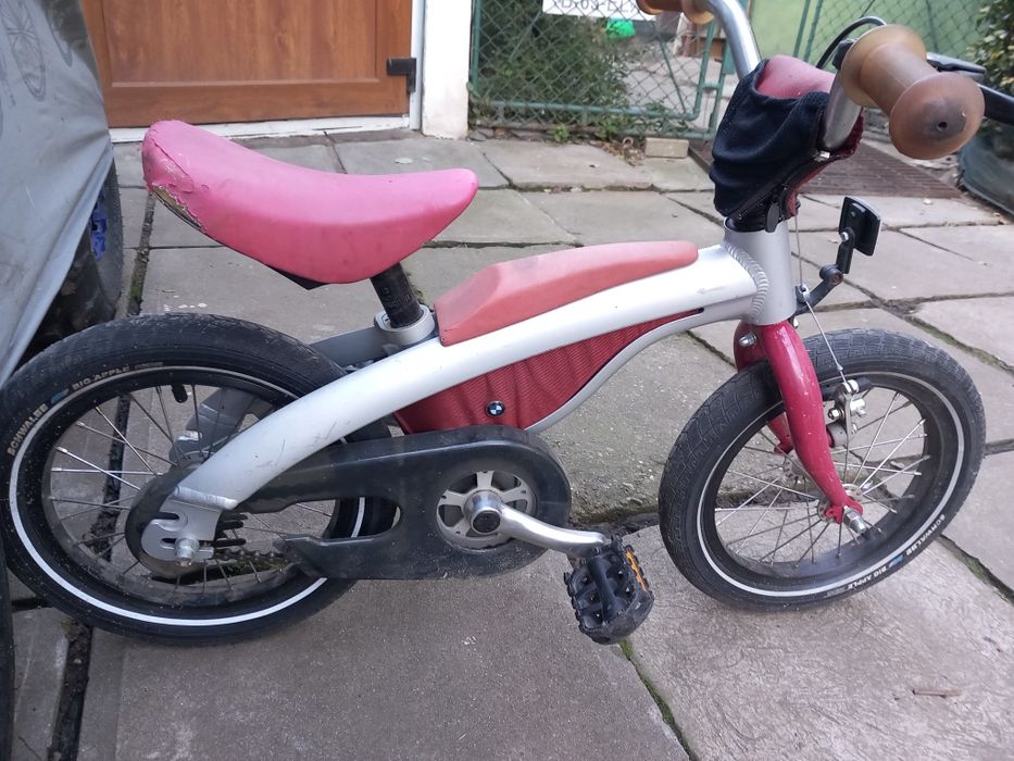 Bicicleta vintage marca Hercules și BMW