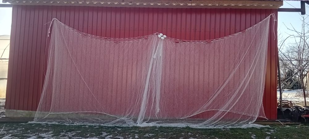 Plasa pescuit  năvod. voloc