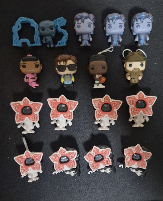 Фигурки киндер joy, очень странные дела