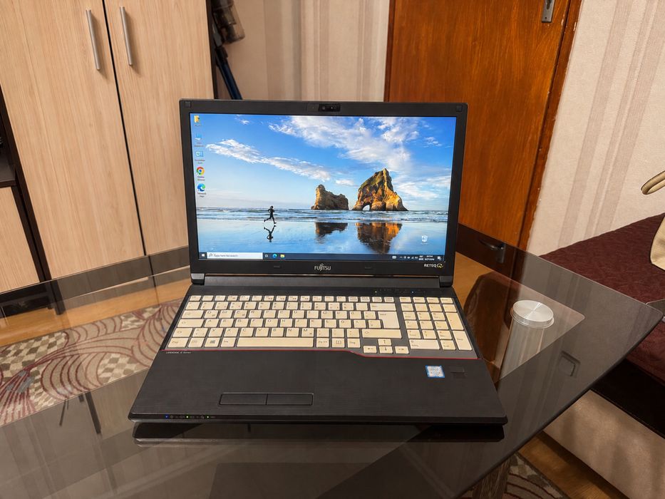 Лаптоп Fujitsu LifeBook E556 / i5-6200U / 8GB RAM / SSD / Топ батерия
