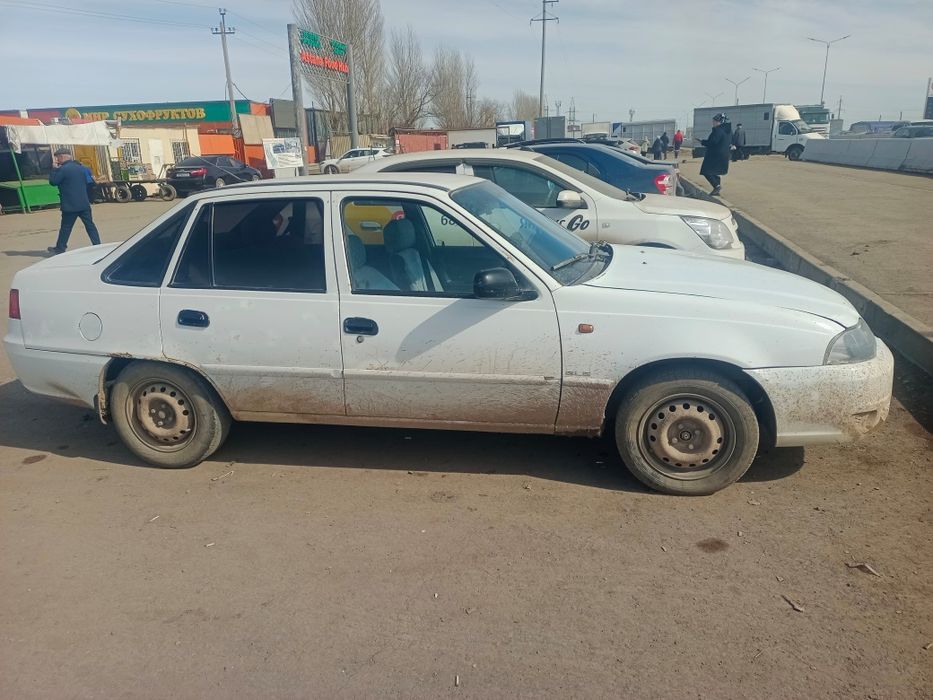 Продаю машину нексия