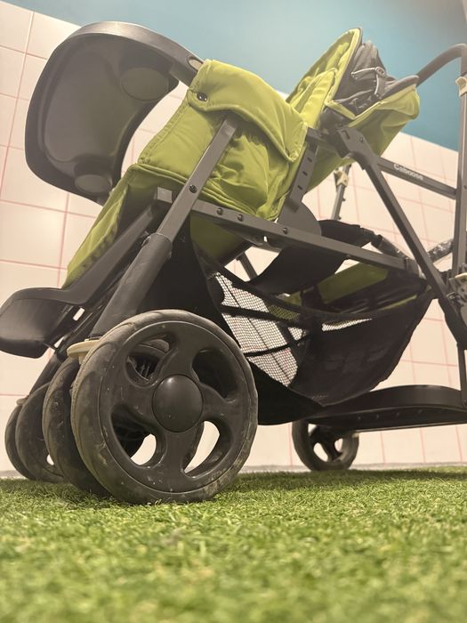 Продам коляску прогулочную на 2 детей