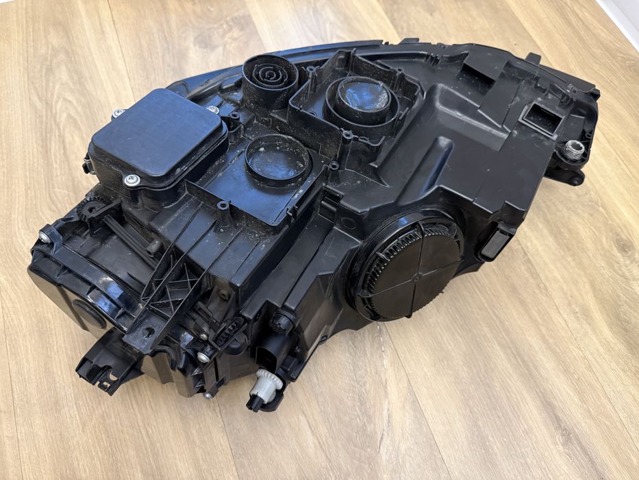 Десен LED фар VW GOLF 7 / 7.5 GTI