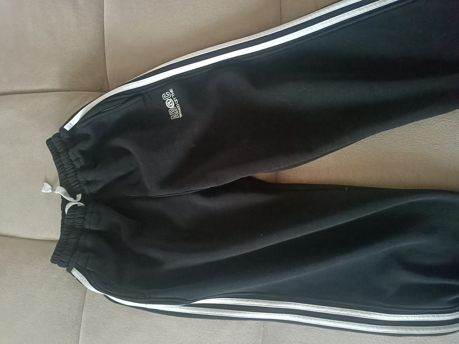 Отдам вещи на девочку даром