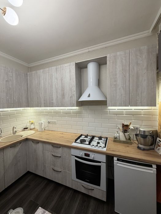 Кухонный гарнитур с техникой