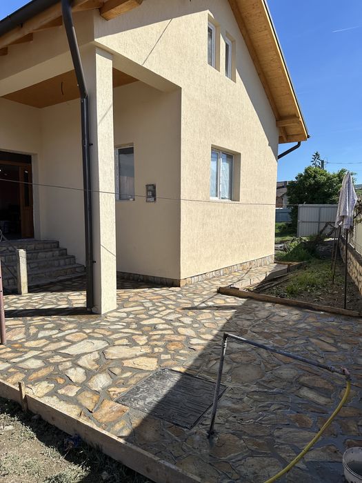 Vând Piatră sau Montez